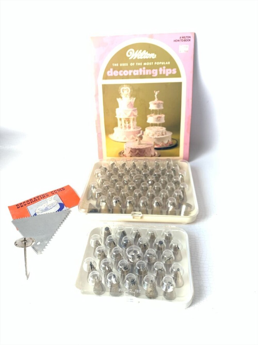 Wilton Vintage Cake Decorating Tips Book & 2 Sets Of Icing Tips Nozzles